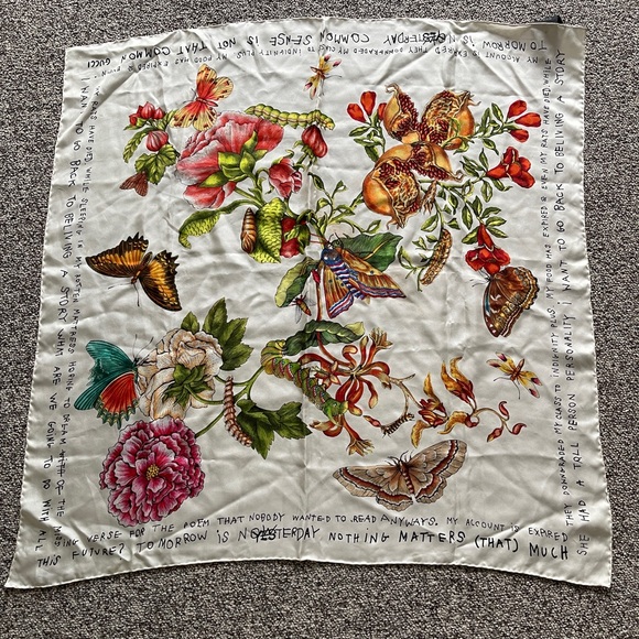 RARE Gucci Italy Floral Garden Coco Capitan Silk Scarf - Picture 1 of 7